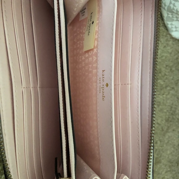 Kate Spade wallet - Picture 4 of 8